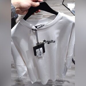 Oversized palm Angel